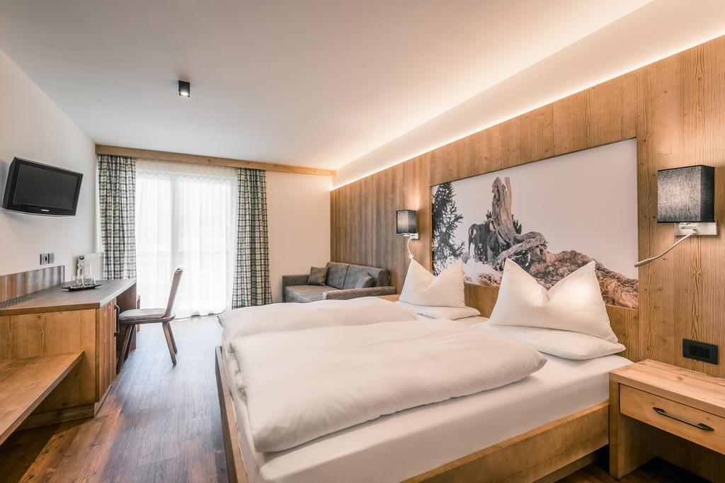 Hotel Jaegerhof Colfosco Bagian luar foto